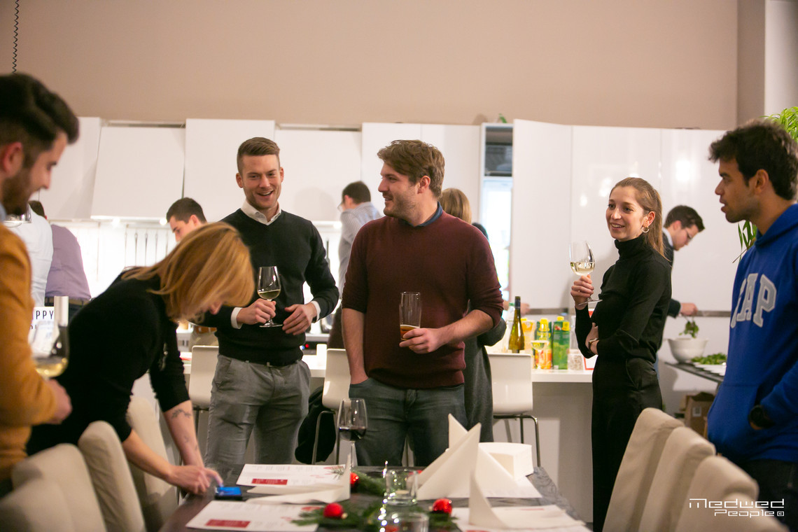 csm__d7b7926_web_1920px_72dpi_medwed-people_90bd709284.jpg